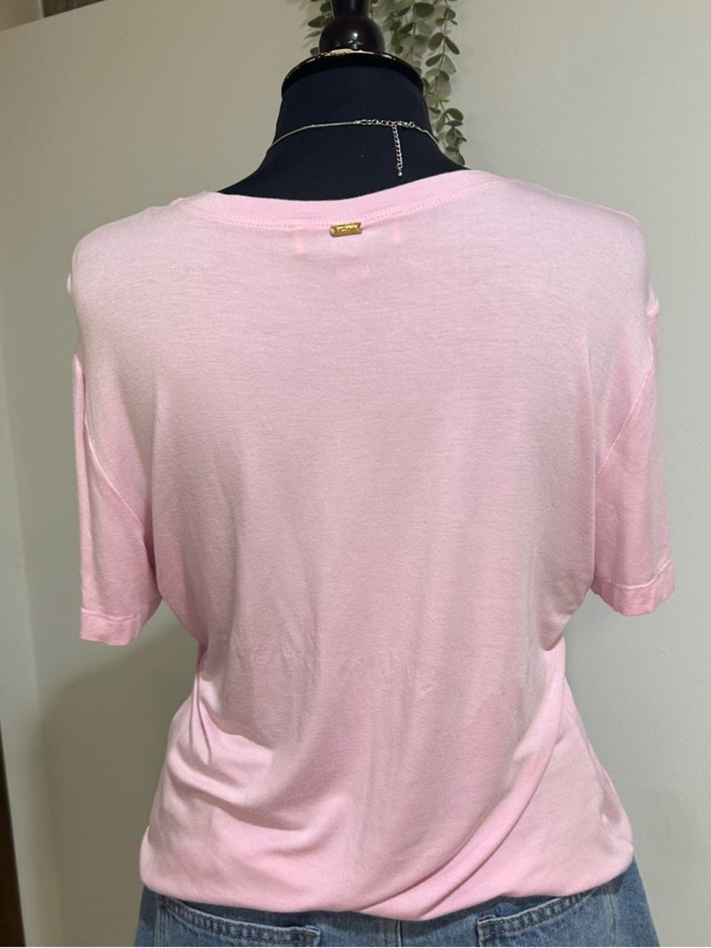Pink St. John tee with gold rhinestone stud bedazzles Size Large No Flaws - Picture 3 of 5